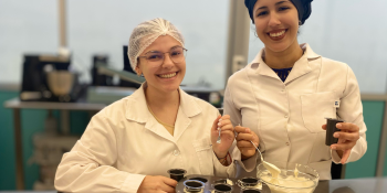 Comestible o biodegradable: estudiantes de UTEC Paysandú desarrollan un vaso que no impacta en el medio ambiente