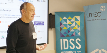 The “greatest challenge” of artificial intelligence is “how to guarantee accuracy” in its responses, said MIT Professor Munther Dahleh, who teaches at UTEC